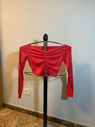 Top de manga larga rojo