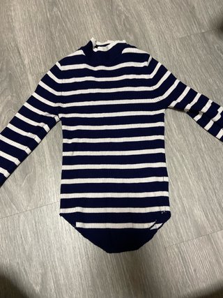 Jersey de rayas azul y blanco