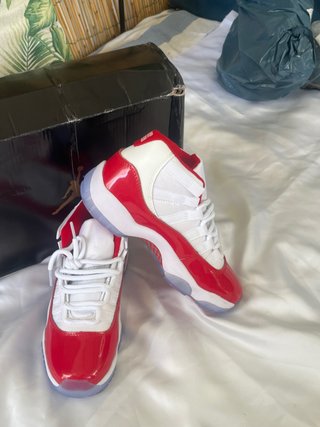 Zapatillas Jordan Blancas y Rojas