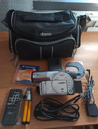 Videocámara Hitachi DZ-MV550E PAL.