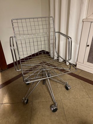 Silla diseño vintage tipo FlyLine, con 5 ruedas.