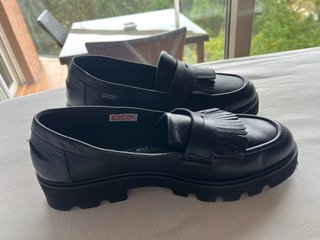 Mocasines Pikolinos Negros con Flecos