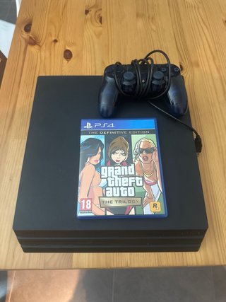 PS4 Pro con Mando(DS 500 Million LE) y Juego