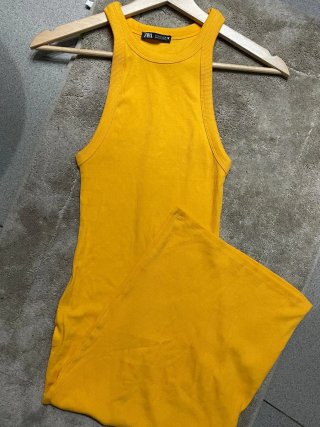 Vestido largo ajustado amarillo Zara