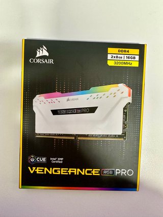 RAM Corsair Vengeance RGB PRO 16GB (2x8GB)