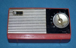 Radio transistor antiguo. Sanyo.