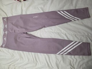 Leggings Adidas lila tres rayas blancas M
