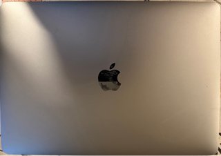MacBook Pro A2251