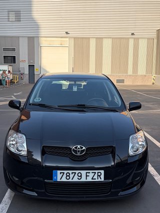 Vendo Toyota Auris de 2008 con pocos kilómetros