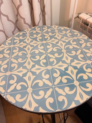 Mesa Auxiliar Exterior con Diseño de Azulejos
