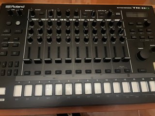 Roland TR-8S Rhythm Performer