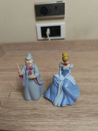 Figuras de Cenicienta y Hada Madrina