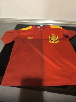 Equipación de fútbol España niño talla 8
