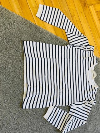 Camiseta / jersey de rayas con volantes