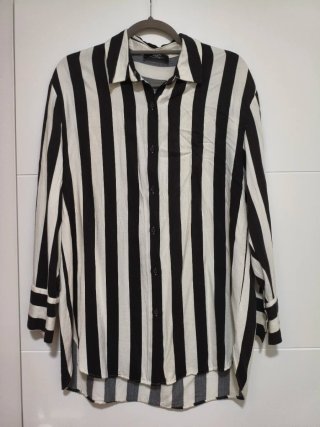 Camisa de rayas blanco y negro Bershka talla M