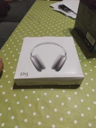 Cascos inalámbricos modelo P9 SIN USAR plateado