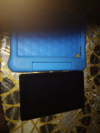 Tablet Amazon Fire con Funda Azul