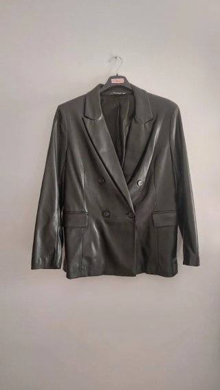 Blazer de cuero negra Primark Talla L