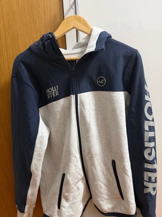 Sudadera con capucha y cremallera Hollister