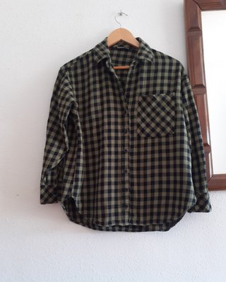 Camisa de invierno de cuadros negros y verdes