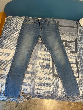 Pantalón vaquero pitillo hombre