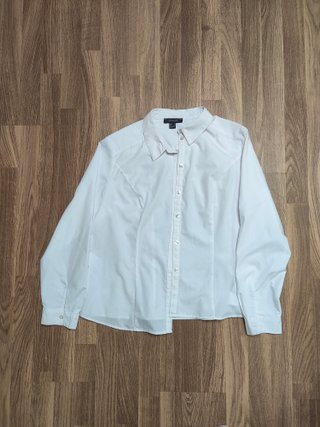 Camisa blanca de manga larga