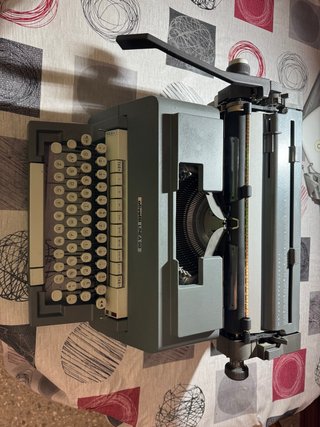Máquina de escribir Olivetti Linea 98