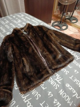 Chaqueta de pelo sintético marrón
