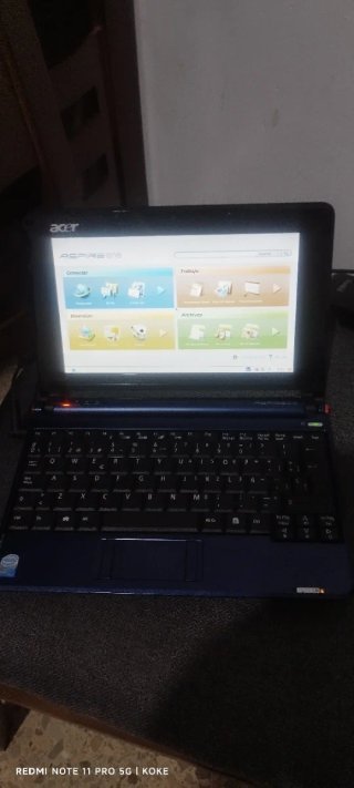 Netbook Acer Aspire One Enchufado siempre