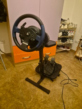 Volante Thrustmaster PS4 con Soporte