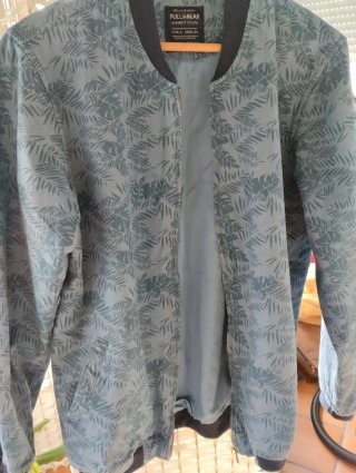 Cazadora Pull&Bear Estampada Azul Talla L