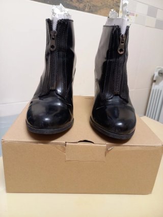 Botines de charol Zara negros con su caja original