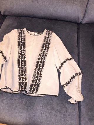 Blusa Zara Blanca y Negra Talla M