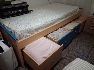 Dormitorio Juvenil con mesita y armario