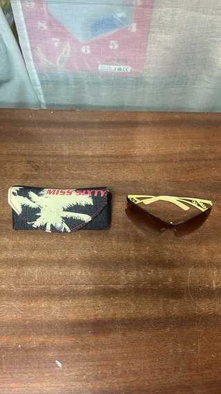 Gafas de sol Miss Sixty con funda
