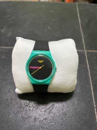 Reloj Swatch Mujer Negro y Turquesa