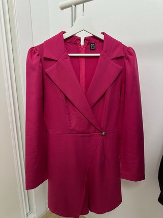 Mono corto blazer fucsia talla XS manga larga