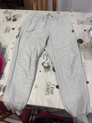 Pantalón Chándal Nike Tech Gris