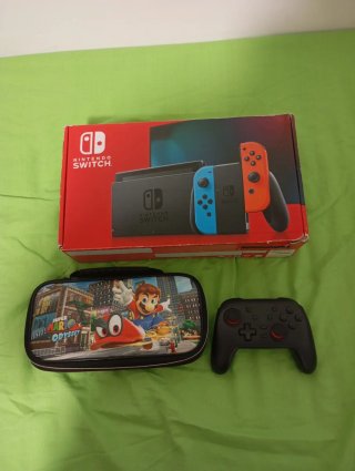 Nintendo Switch V2 con caja