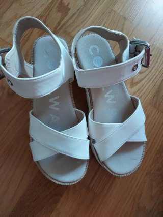 Sandalias blancas