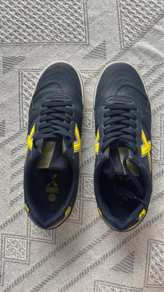 Zapatillas Munich Azules y Amarillas