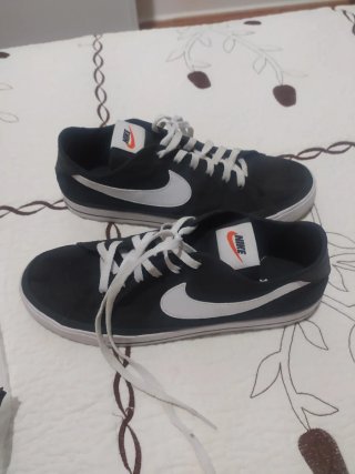 Zapatillas Nike Negras y Blancas