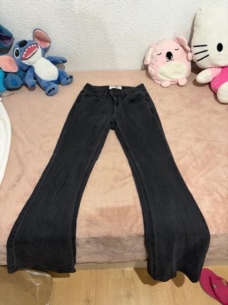 Pantalones Campana Negros Stradivarius Talla 32