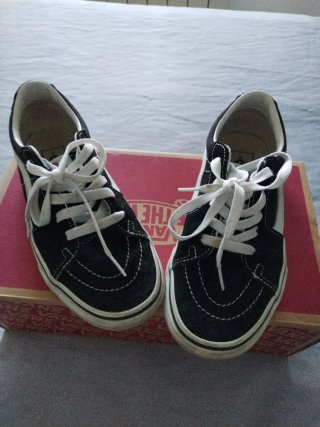 Zapatillas Vans Negras y Blancas