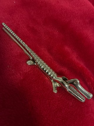 Cascanueces de Metal con Forma de Cocodrilo laton