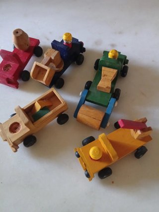 Set de 5 Vehículos de Juguete de Madera