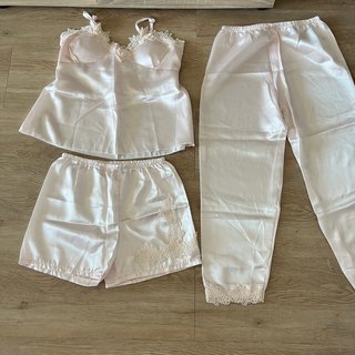 Pijama de satén rosa 3 piezas, envio solo INPOST!