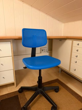 Silla de ordenador azul