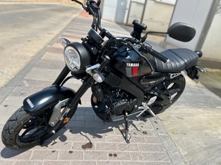 Yamaha XSR125 Negra