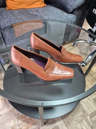 Zapatos de tacón color cuero Marca Martinelli